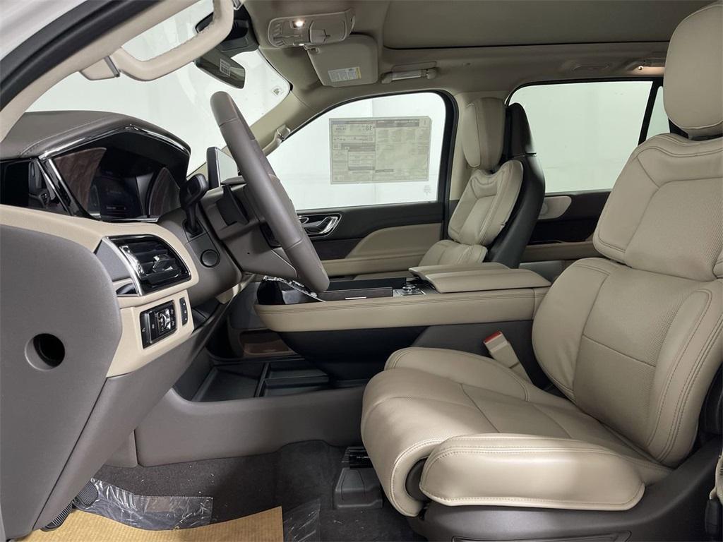 new 2024 Lincoln Navigator car, priced at $91,275