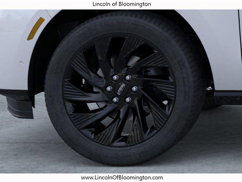 new 2025 Lincoln Navigator car, priced at $102,522