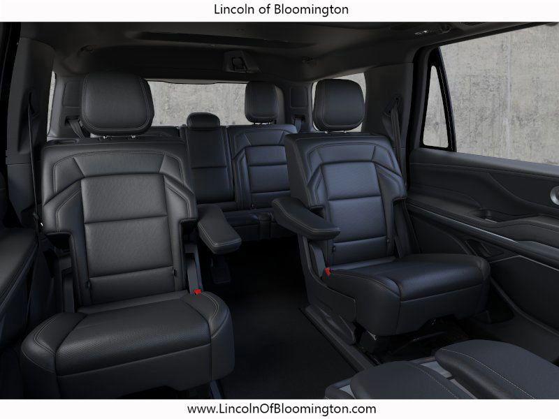 new 2025 Lincoln Navigator car, priced at $102,522