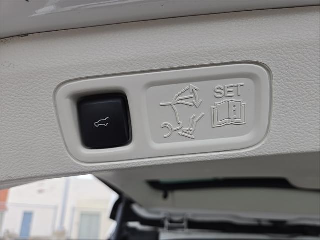 used 2022 Lincoln Navigator car, priced at $57,999