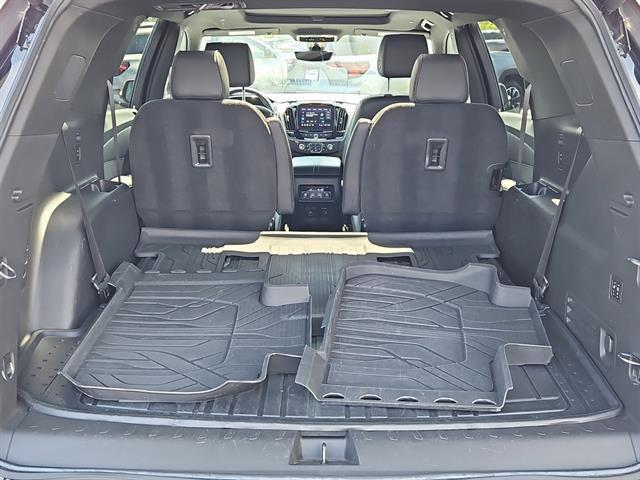 used 2023 Chevrolet Traverse car, priced at $37,988
