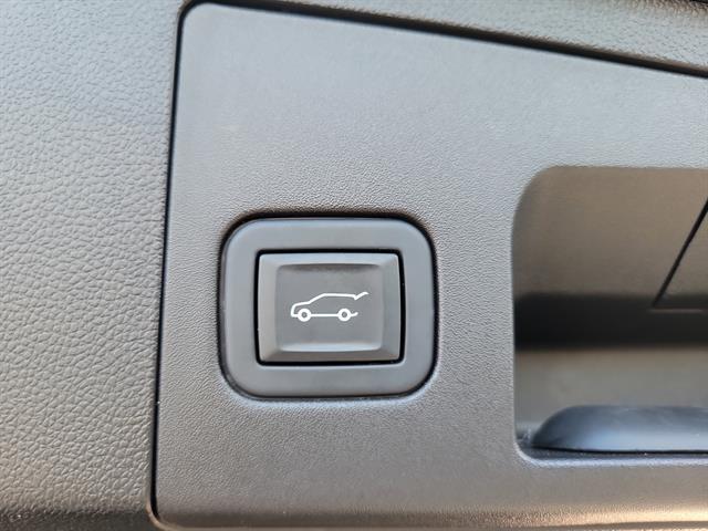 used 2023 Cadillac XT4 car, priced at $24,700