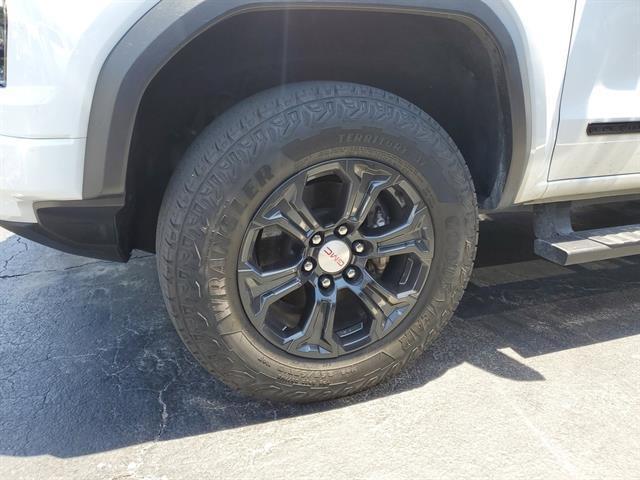 used 2024 GMC Canyon car, priced at $29,989