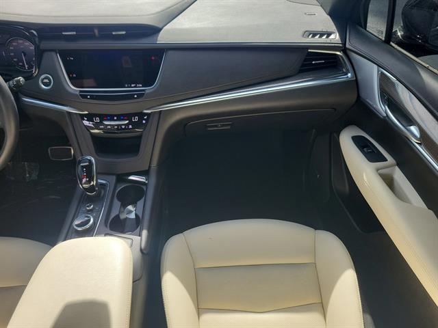 used 2024 Cadillac XT5 car, priced at $37,321