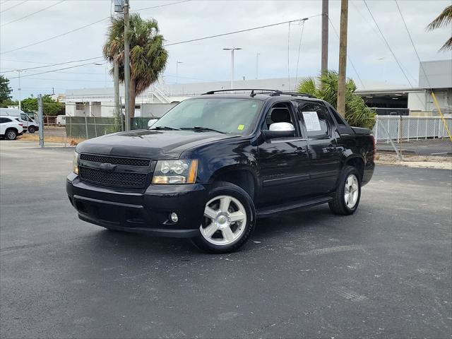 used 2007 Chevrolet Avalanche car, priced at $7,900