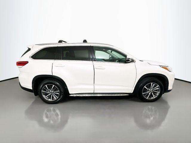 used 2018 Toyota Highlander car, priced at $21,083