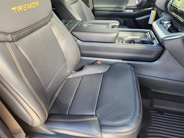 new 2025 Ford Expedition car, priced at $83,688