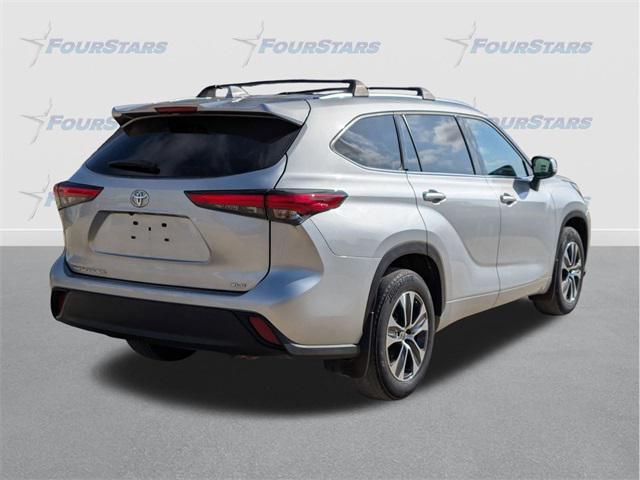 used 2021 Toyota Highlander car, priced at $31,888