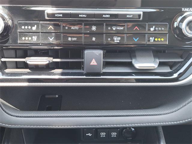 used 2021 Toyota Highlander car, priced at $35,995