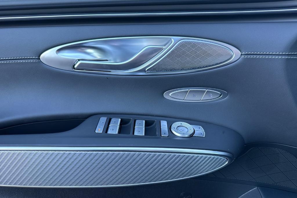 new 2025 Genesis GV70 car, priced at $52,945