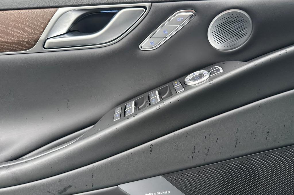 new 2025 Genesis G80 car, priced at $60,960