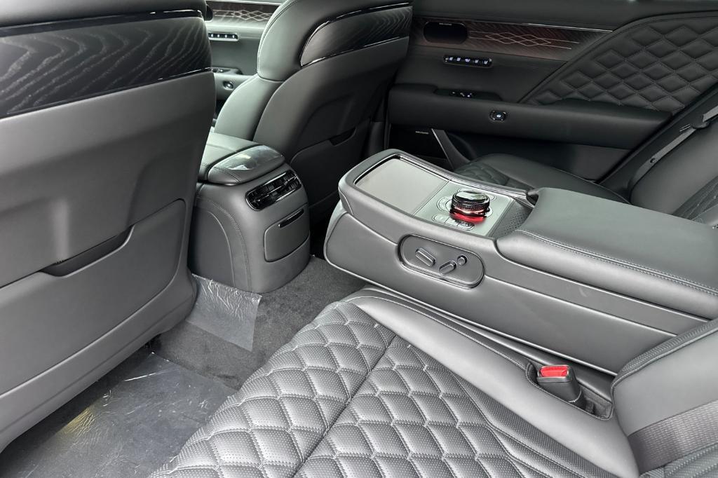 new 2026 Genesis G90 car, priced at $108,200