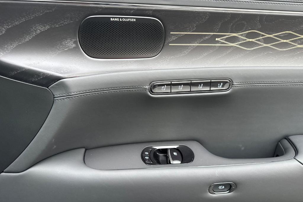 new 2026 Genesis G90 car, priced at $108,200