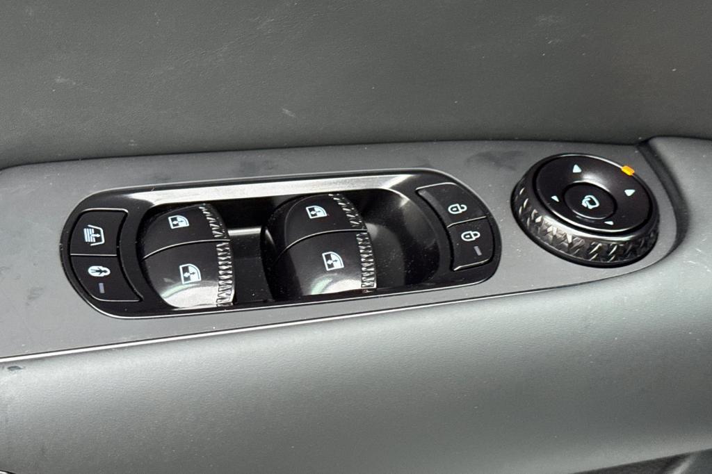 new 2026 Genesis G90 car, priced at $108,200