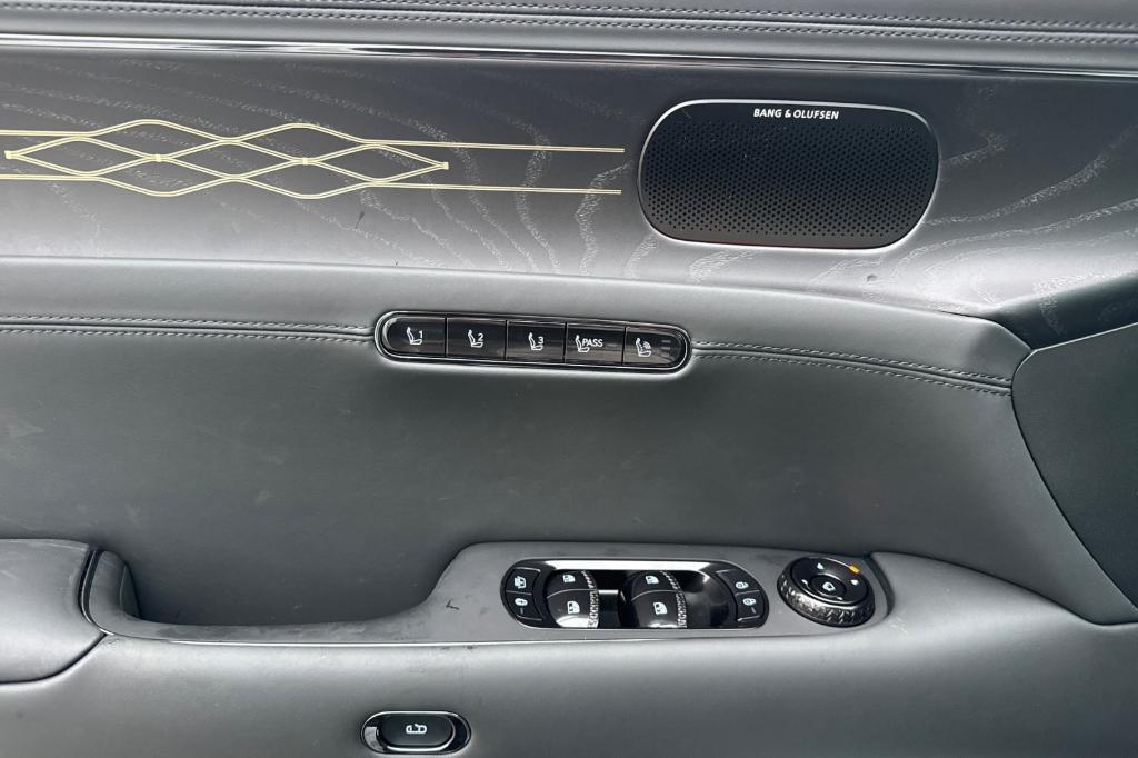 new 2026 Genesis G90 car, priced at $108,200