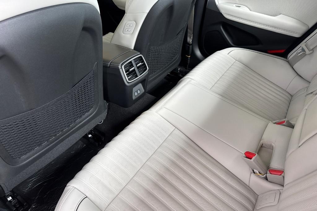 new 2025 Genesis G70 car, priced at $52,951