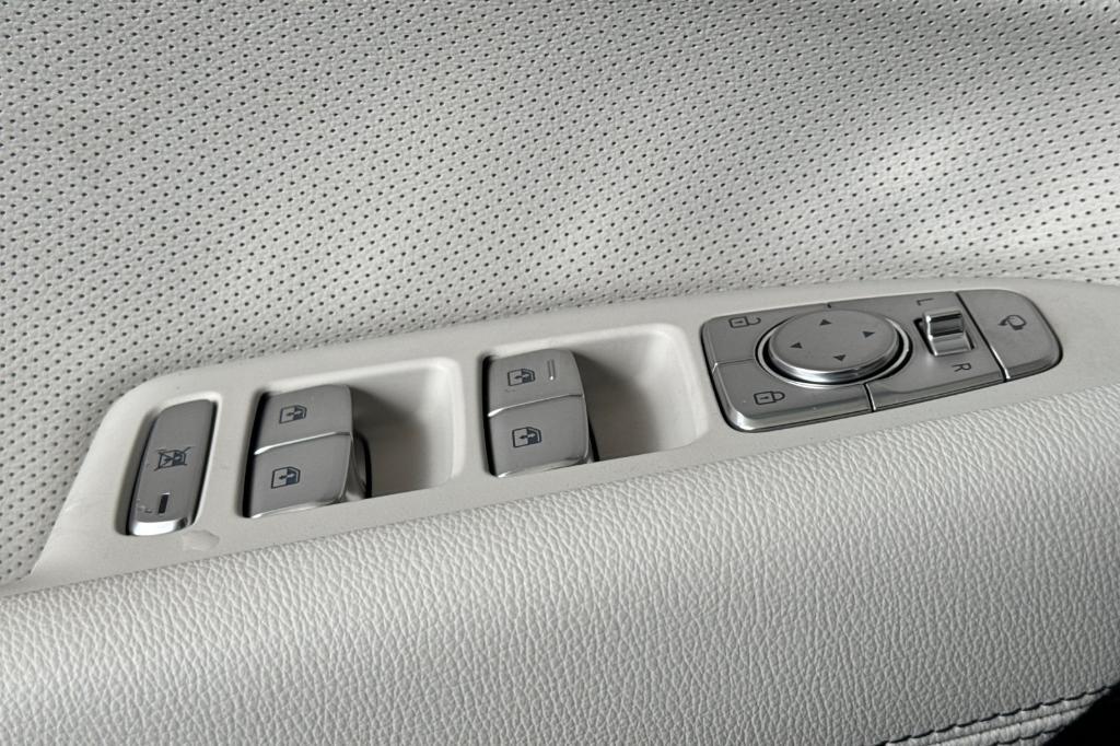 new 2025 Genesis G70 car, priced at $52,951