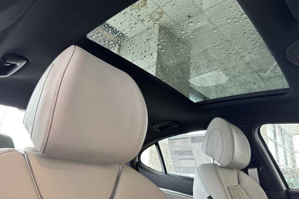 new 2025 Genesis G70 car, priced at $52,951