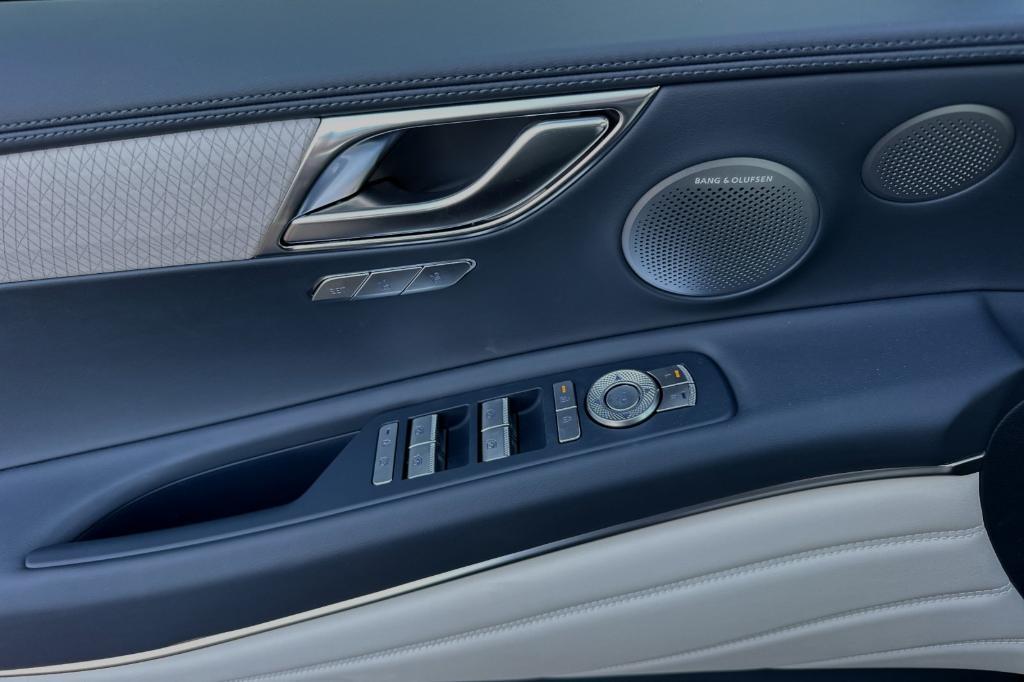 new 2025 Genesis GV80 car, priced at $80,320