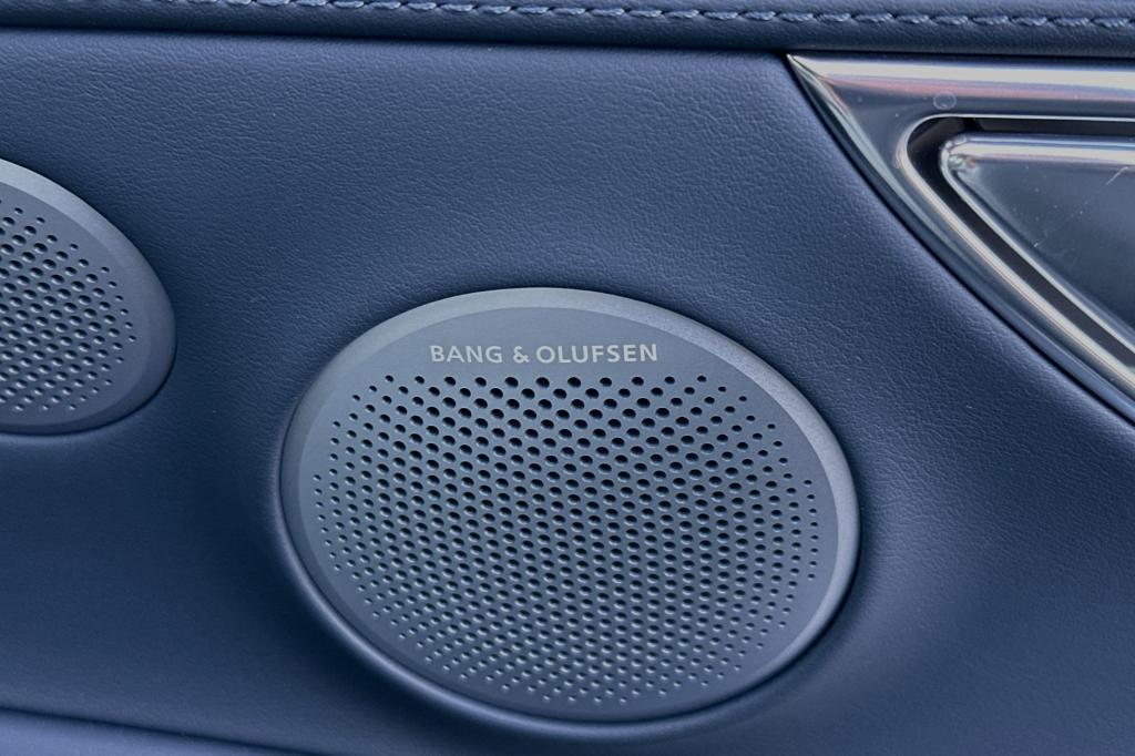 new 2025 Genesis GV80 car, priced at $80,320