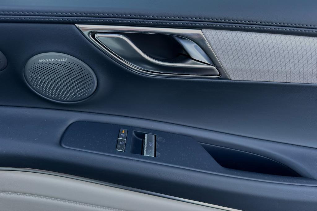 new 2025 Genesis GV80 car, priced at $80,320