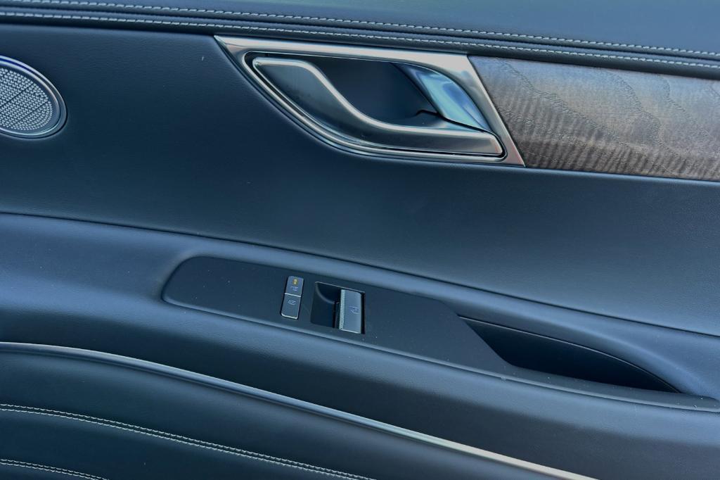 new 2025 Genesis GV80 car, priced at $62,755