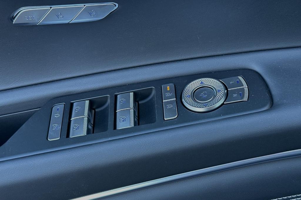 new 2025 Genesis GV80 car, priced at $62,755