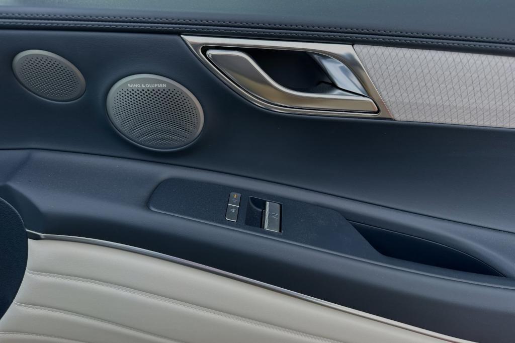 new 2025 Genesis GV80 car, priced at $80,235