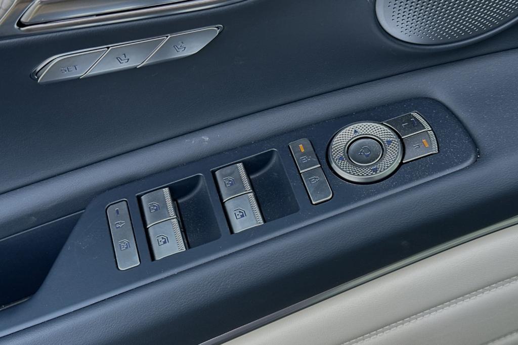 new 2025 Genesis GV80 car, priced at $80,235