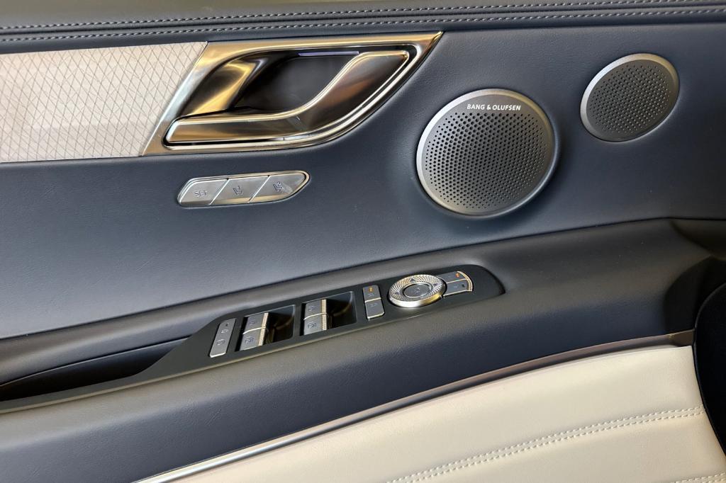 new 2025 Genesis GV80 car, priced at $80,533