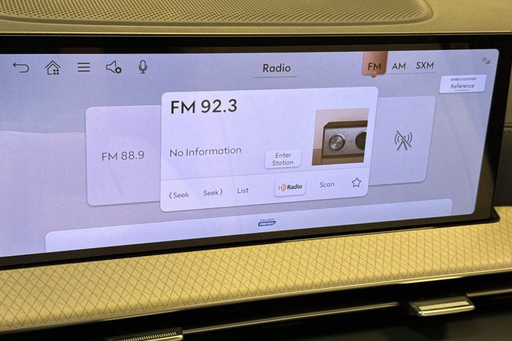 new 2025 Genesis GV80 car, priced at $80,533