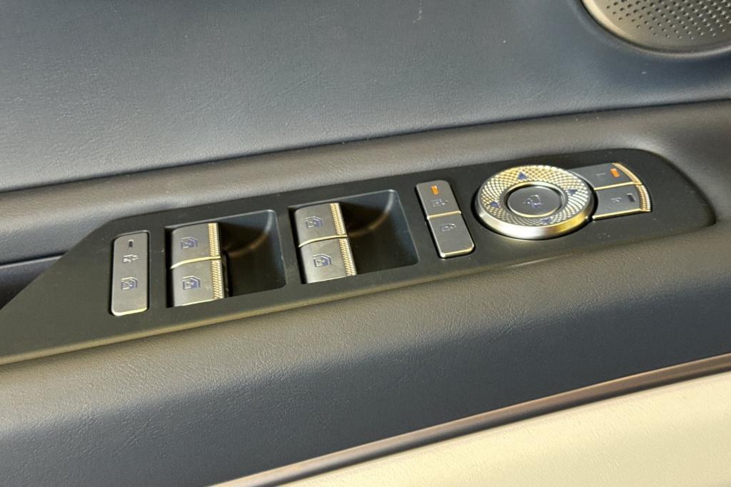 new 2025 Genesis GV80 car, priced at $80,533