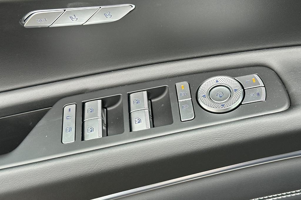 new 2025 Genesis GV80 car, priced at $62,430