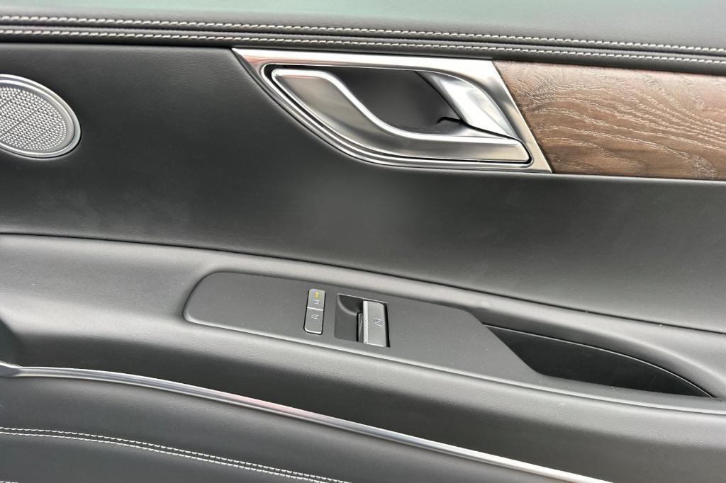 new 2025 Genesis GV80 car, priced at $62,430