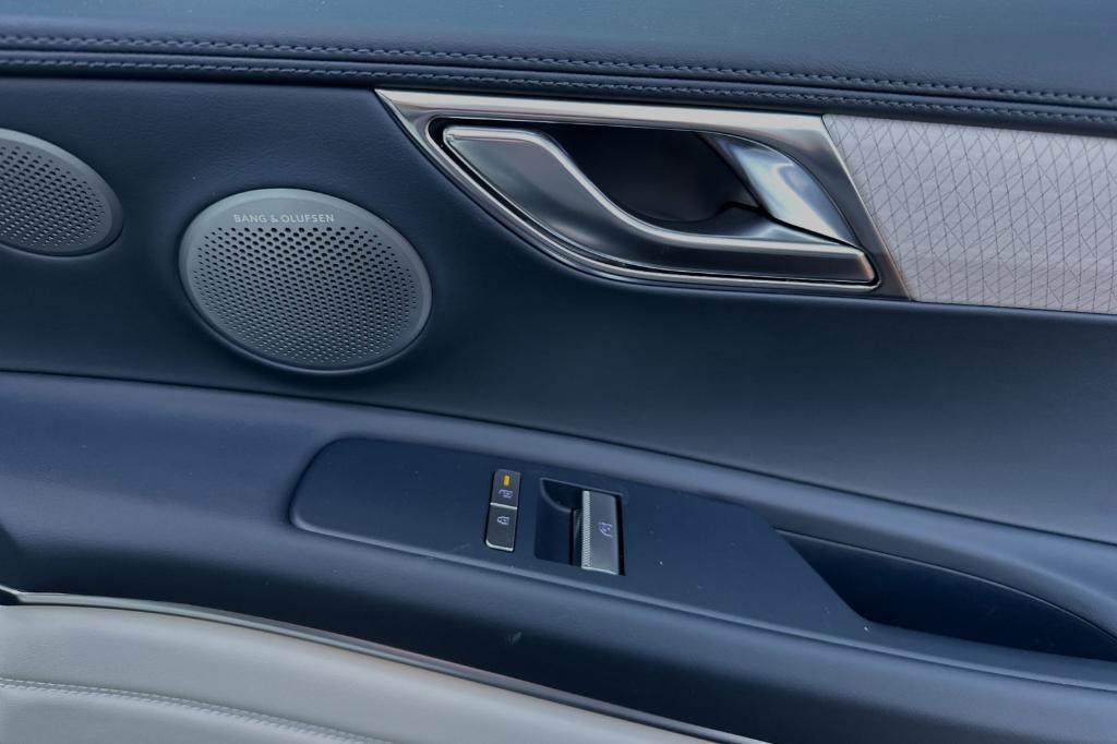 new 2025 Genesis GV80 car, priced at $80,045