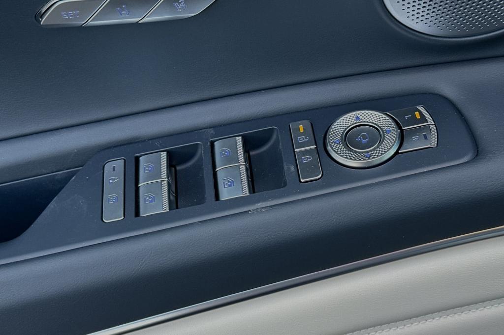 new 2025 Genesis GV80 car, priced at $80,045