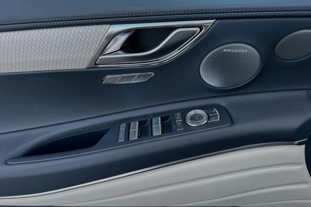 new 2025 Genesis GV80 car, priced at $80,045