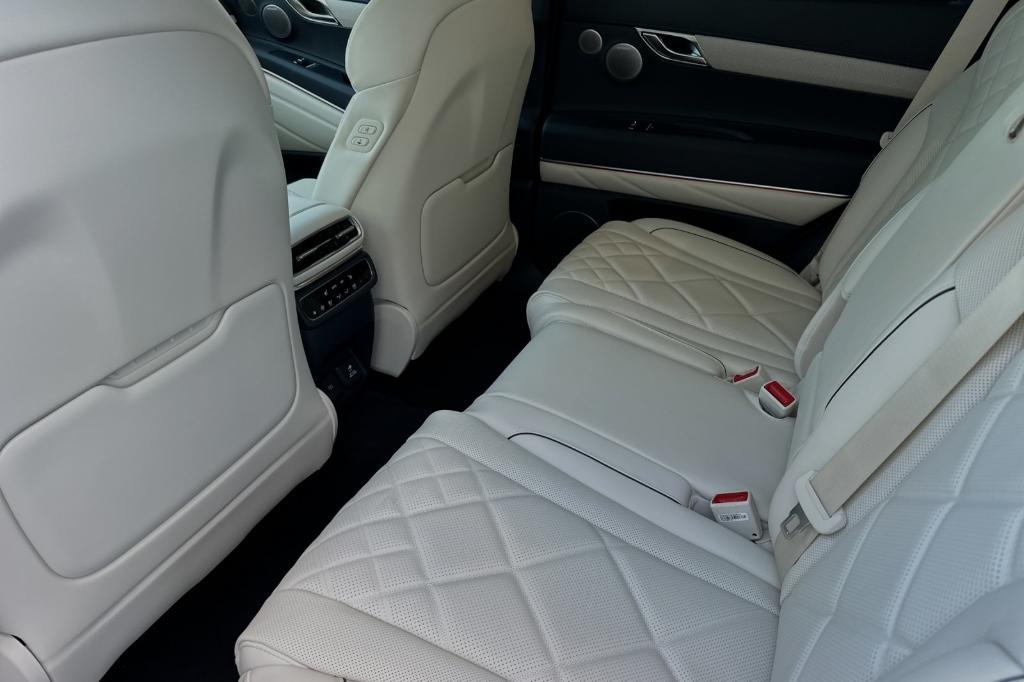 new 2025 Genesis GV80 car, priced at $80,045