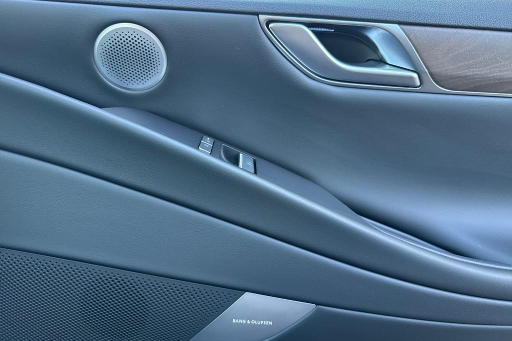 new 2025 Genesis G80 car, priced at $61,045