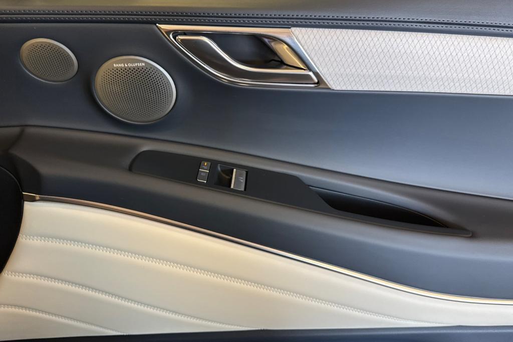 new 2025 Genesis GV80 car, priced at $80,642