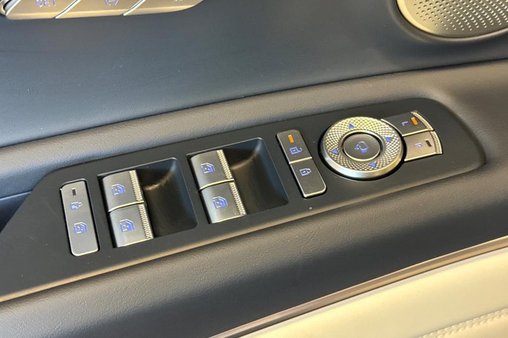 new 2025 Genesis GV80 car, priced at $80,642