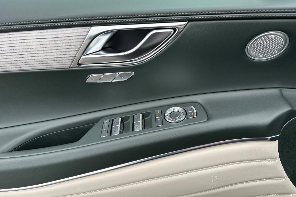 new 2025 Genesis GV80 car, priced at $62,430