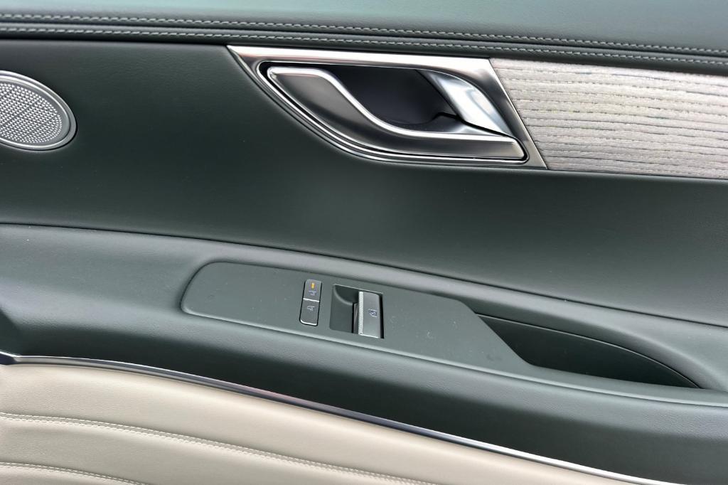 new 2025 Genesis GV80 car, priced at $62,430