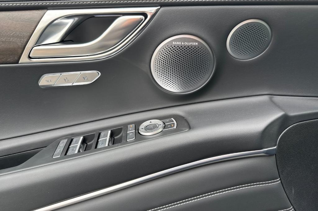 new 2025 Genesis GV80 car, priced at $80,110