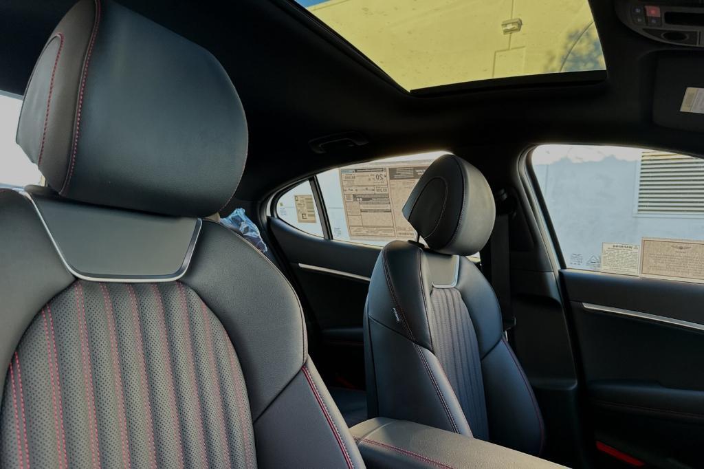 new 2025 Genesis G70 car, priced at $48,555