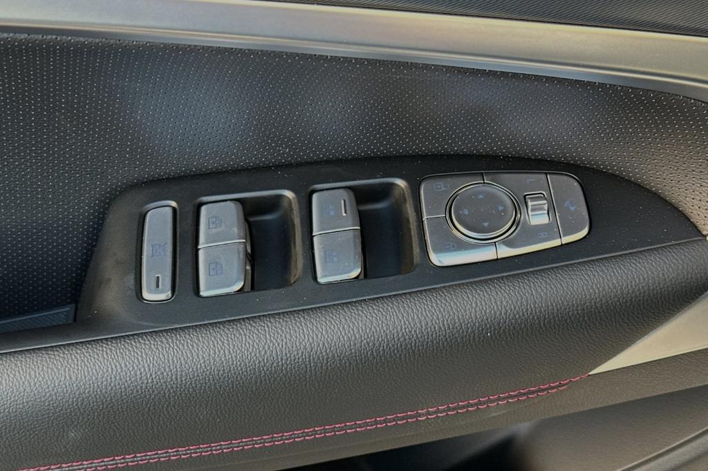 new 2025 Genesis G70 car, priced at $48,555