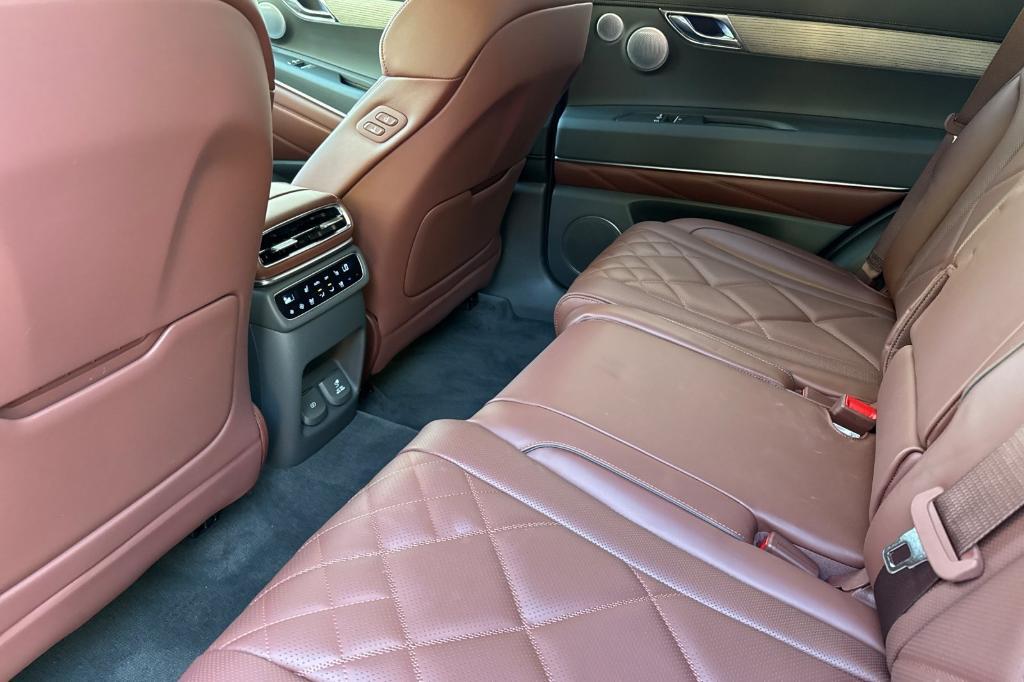new 2025 Genesis GV80 car, priced at $78,575