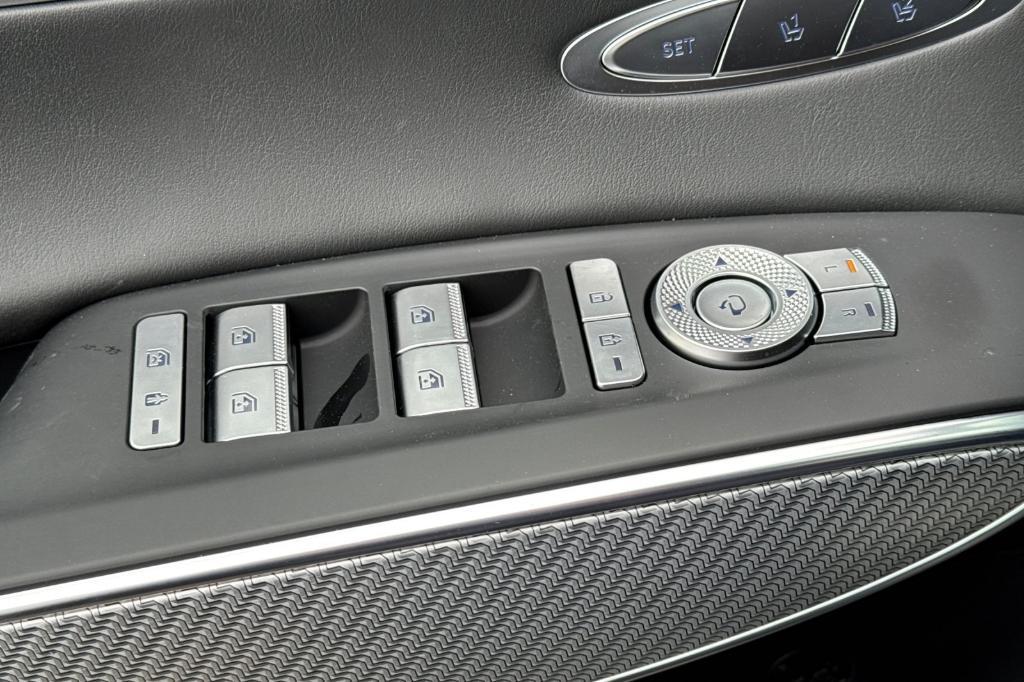 new 2025 Genesis GV70 car, priced at $52,940