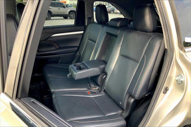 used 2016 Toyota Highlander car, priced at $15,338