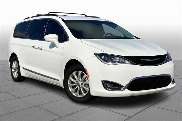 used 2017 Chrysler Pacifica car, priced at $15,531